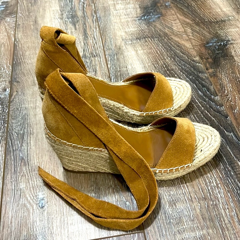 Marc Fisher wedges!